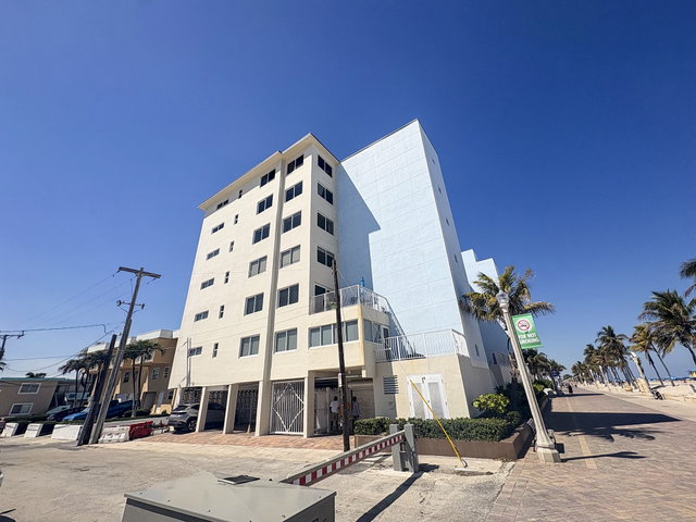 Mainsail Condo photo 2